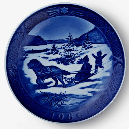1986 Royal Copenhagen Christmas Plate