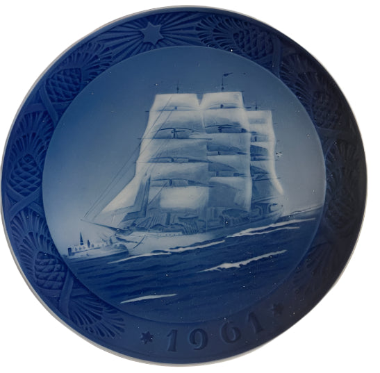 1961 Royal Copenhagen Christmas Plate