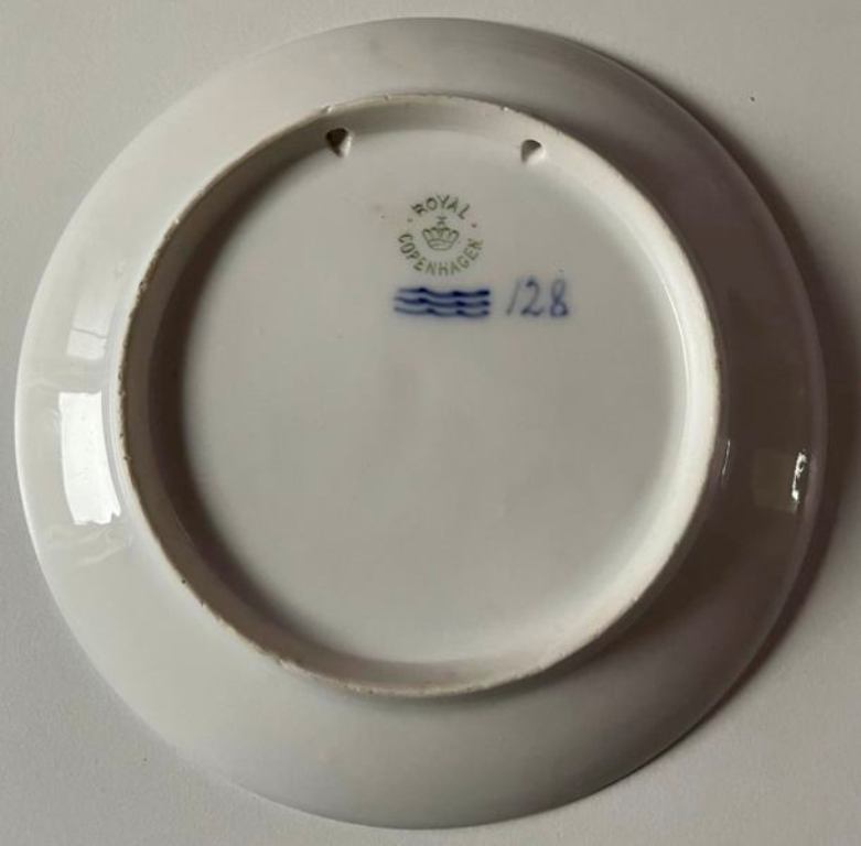 1908 Royal Copenhagen Juleplatte