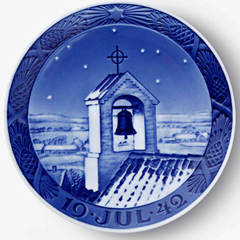 1942 Royal Copenhagen Christmas Plate