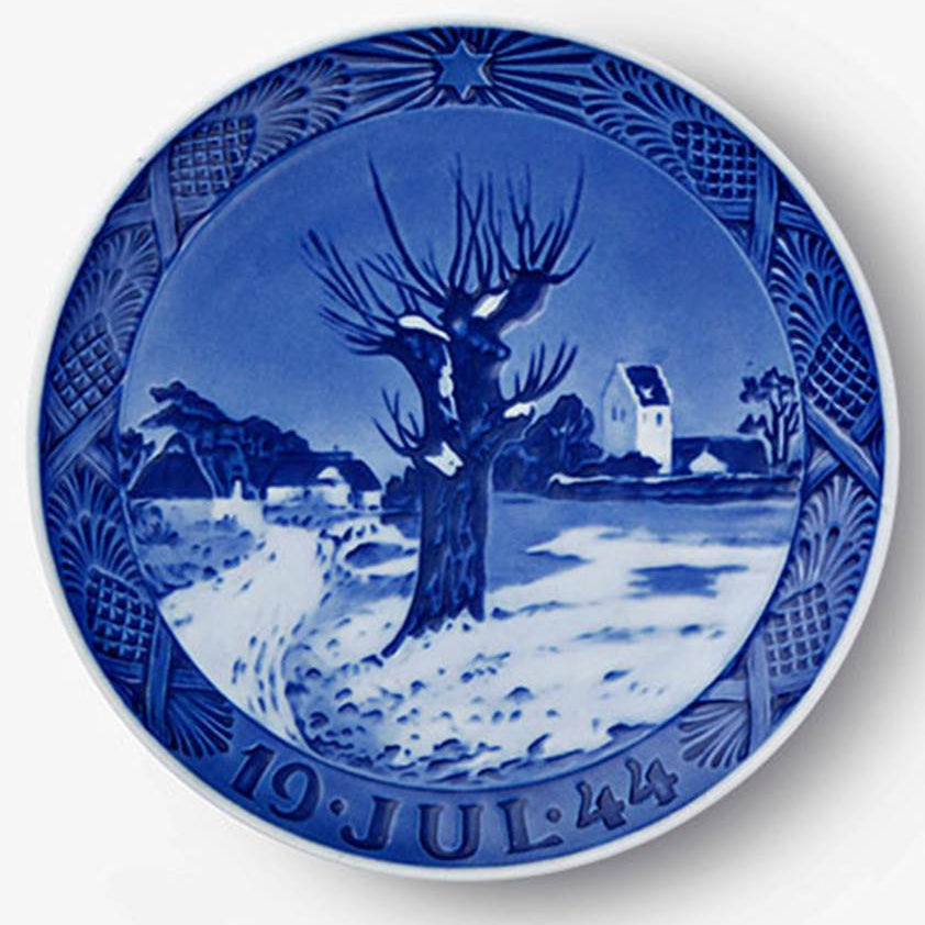 1944 Royal Copenhagen Christmas Plate