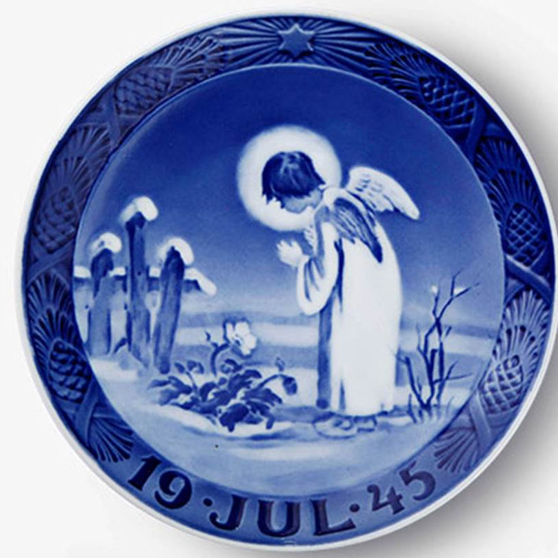 1945 Royal Copenhagen Christmas Plate