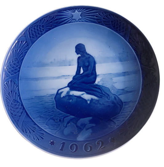 1908 Royal Copenhagen Christmas Plate