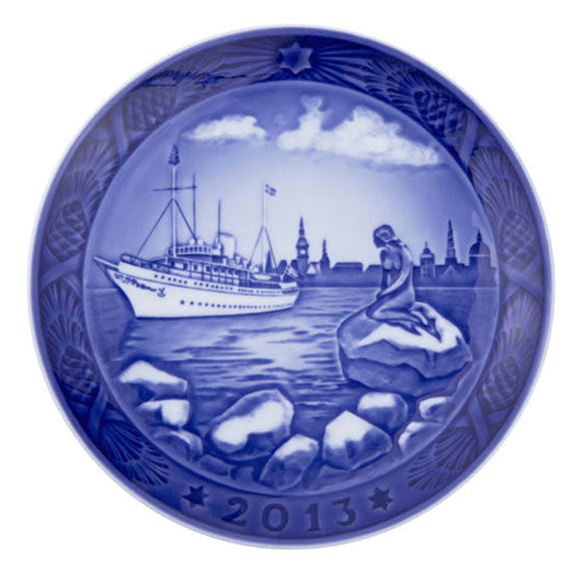 2013 Royal Copenhagen Christmas Plate